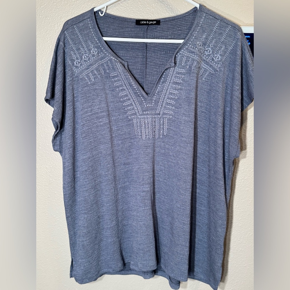 ☀️☀️☀️Cable & Gauge Light Blue Embroidered Short-Sleeve Tunic